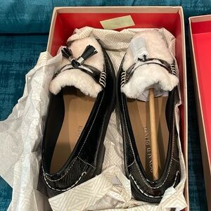 New with box. Donald J Pliner loafers